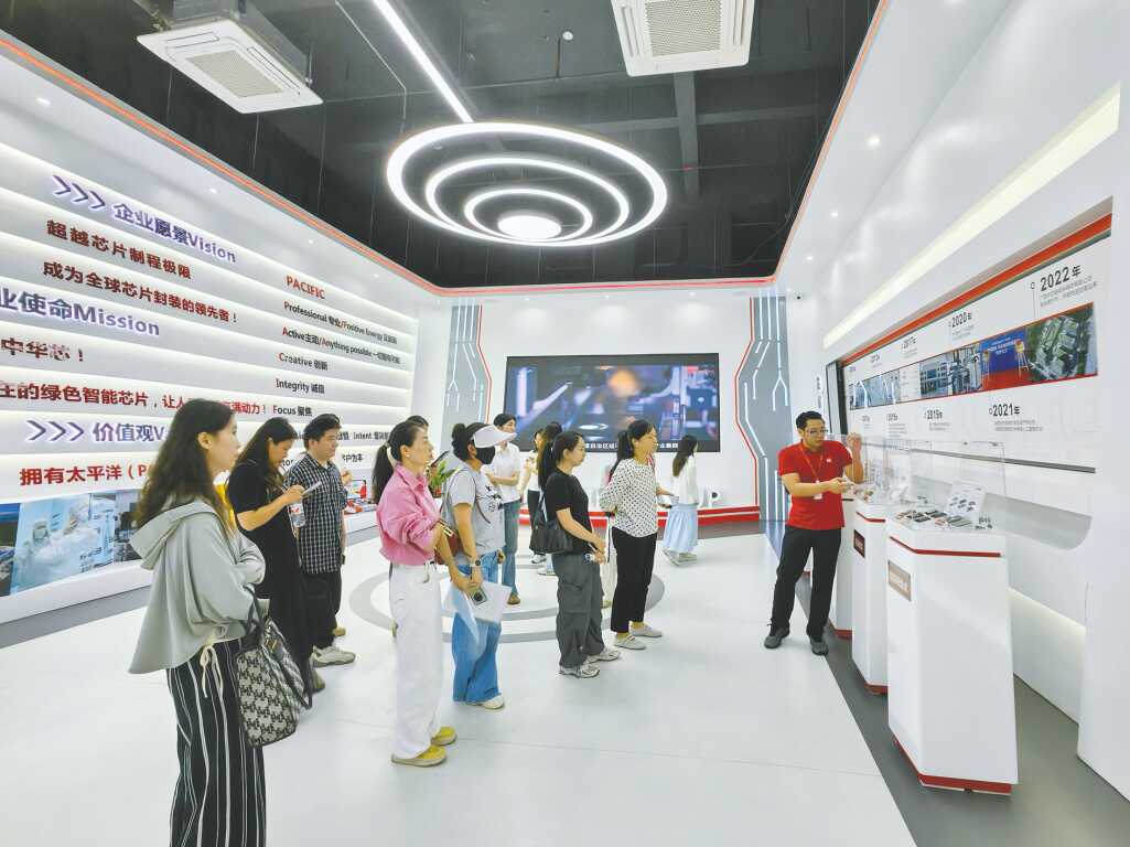 “走进五象‘智’高点解锁赋能新纪元”媒体采风活动探寻五象新区智慧发展新动能(图1)